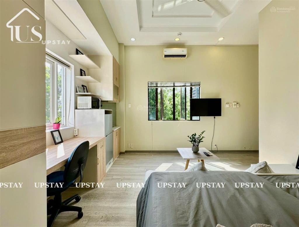 Trống căn studio 2 cửa sổ thoáng mát ngay trung tâm quận 1