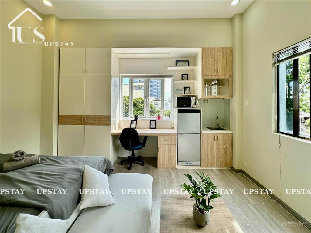 Trống căn studio 2 cửa sổ thoáng mát ngay trung tâm quận 1