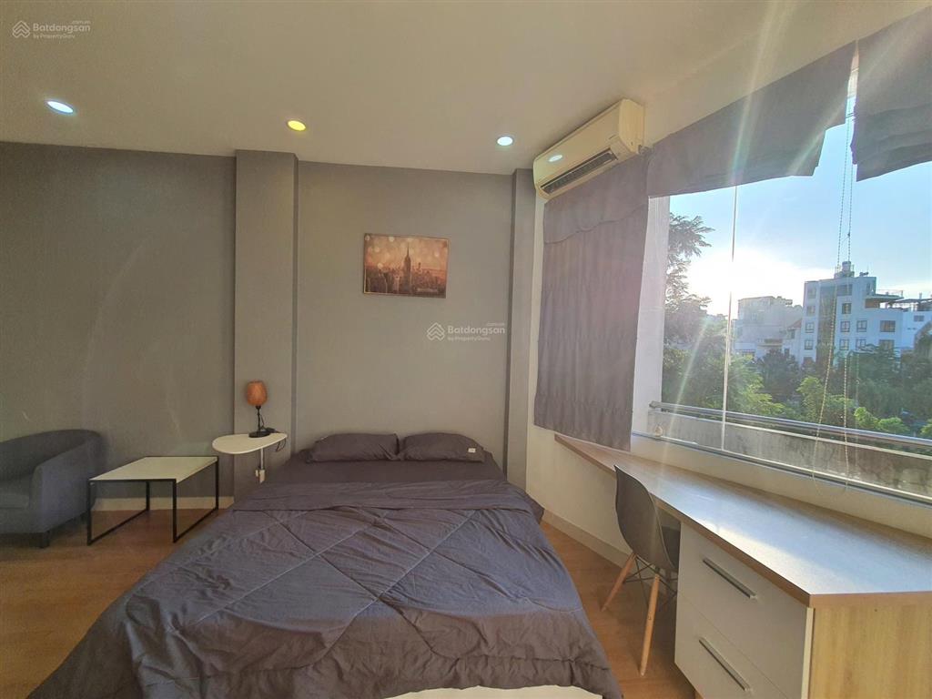 Studio ban công thang máy view bờ kè hoàng sa q3