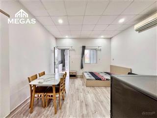Căn hộ ban công siêu rộng mặt tiền lê hồng phong, quận 10 full nội thất