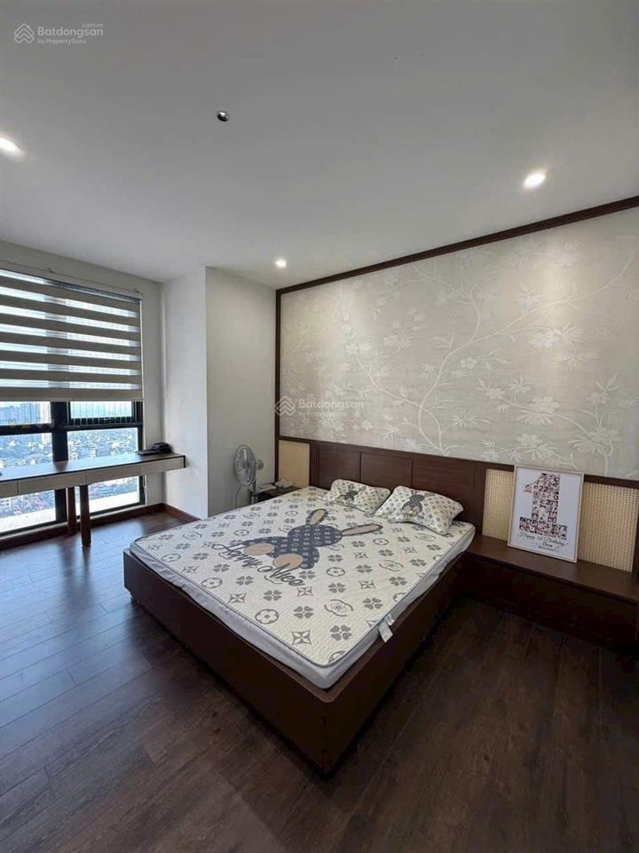 Vợ chồng tôi cần bán căn 3pn dt 116m giá 12.x tỷ chung cư golden park số 2 phạm văn bạch
