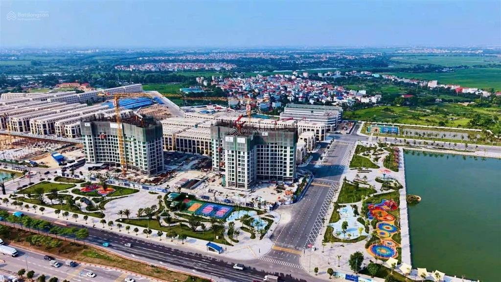 Gia đình cần bán 2pn dt 66m giá 6,2 tỷ toà y4 mik cổ loa view pháo hoa