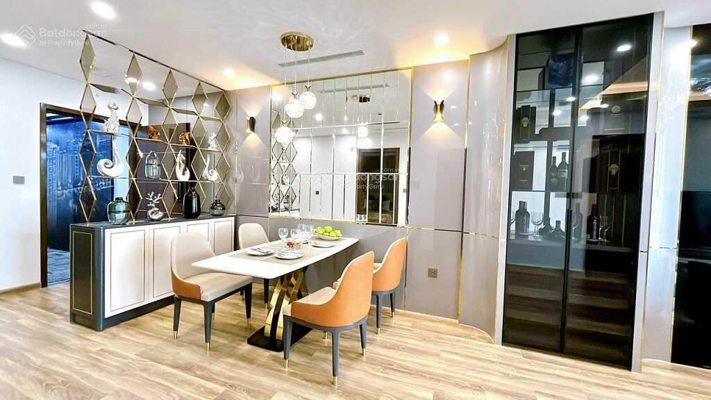 Vợ chồng tôi cần bán 3pn dt 92m giá 7,5 tỷ star tower 283 khương trung