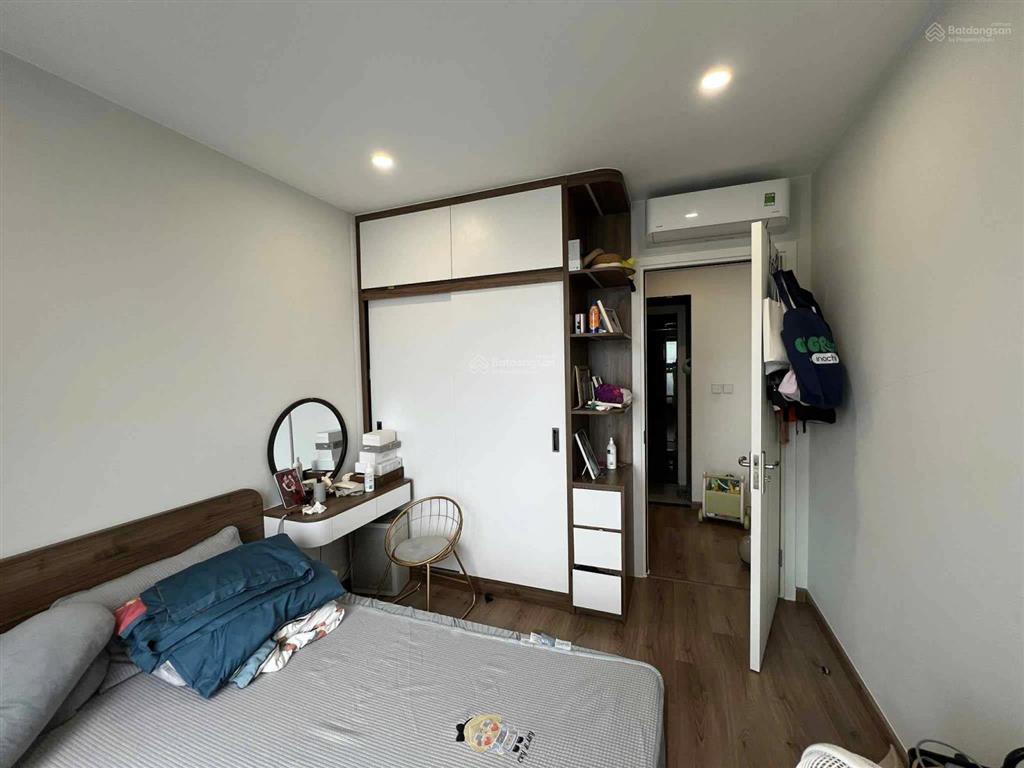 Tôi cần bán căn hộ 2 phòng ngủ 96m2, giá 7,6 tỷ golden land nguyễn trãi