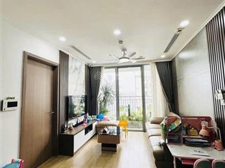 Tôi cần bán căn hộ 2 phòng ngủ 96m2, giá 7,6 tỷ golden land nguyễn trãi