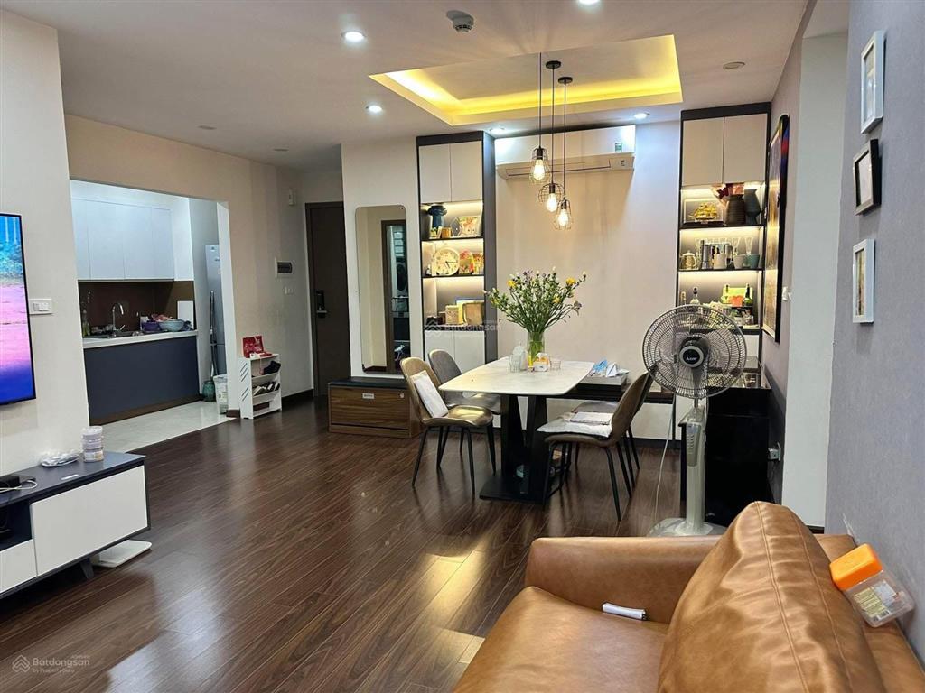 Cần bán căn hộ 75m 2 ngủ chung cư metropolis liễu giai full nội thất, sdcc giá 13.5 tỷ