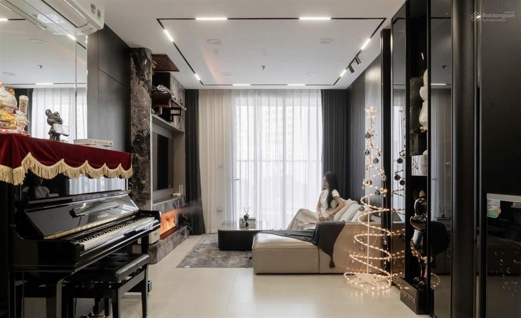 Giảm giá căn 3 ngủ dự án vinhomes metropolis liễu giai, dt 110m2 giá 24 tỷ, sẵn sổ full đồ nội thất