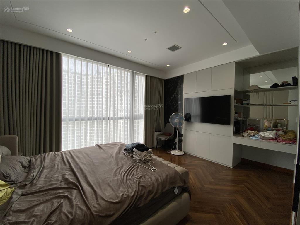 Vợ chồng tôi cần bán căn 2pn, dt 73m², giá 6,9 tỷ the legend 109 nguyễn tuân