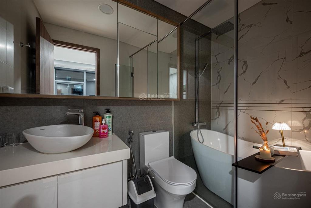 Chính chủ cho thuê gấp chcc the gold view dt 70m2, 2pn, 1wc, giá 14tr/th.  0961 663 *** (thịnh)