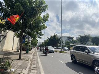 Nhà bán hiếm, mt kd võ văn kiệt, ngang lớn 8mx12m, 90m2, 3 tầng, mới đẹp, khu vip