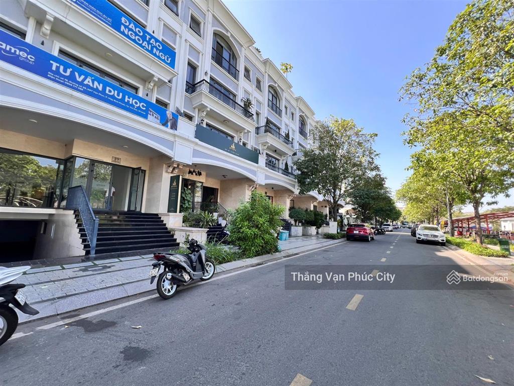 Chủ kẹt tiền bán nhà vạn phúc city, 7x19,5m giá 27 tỷ 2 gần ngân hàng vietcombank, kênh sông trăng