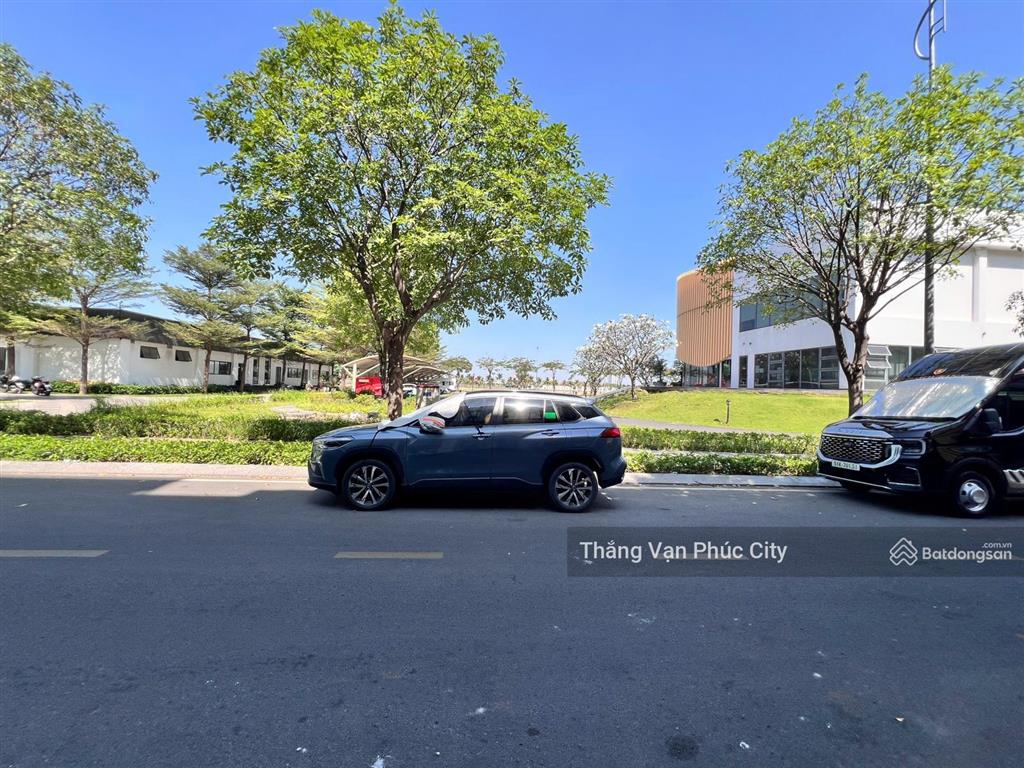 Chủ kẹt tiền bán nhà vạn phúc city, 7x19,5m giá 27 tỷ 2 gần ngân hàng vietcombank, kênh sông trăng