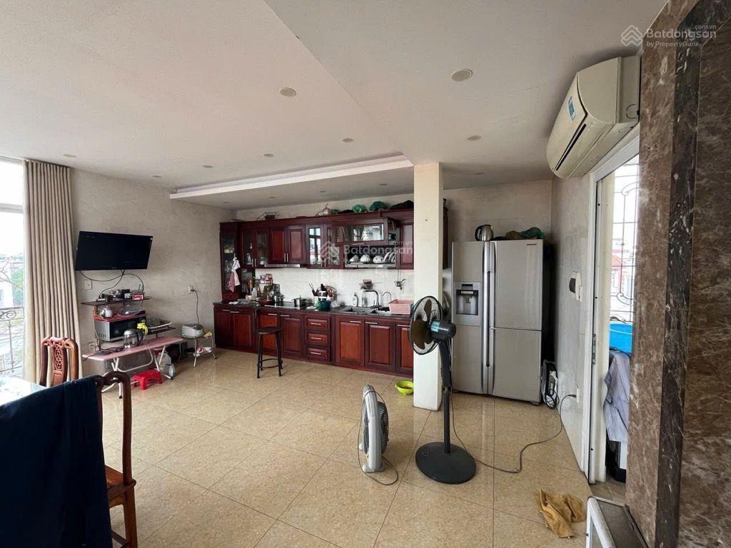 Nguyễn văn cừ  ô tô đỗ cửa  thang máy diện tích 52.6m2 | mặt tiền 5.9m. giá 12 tỷ