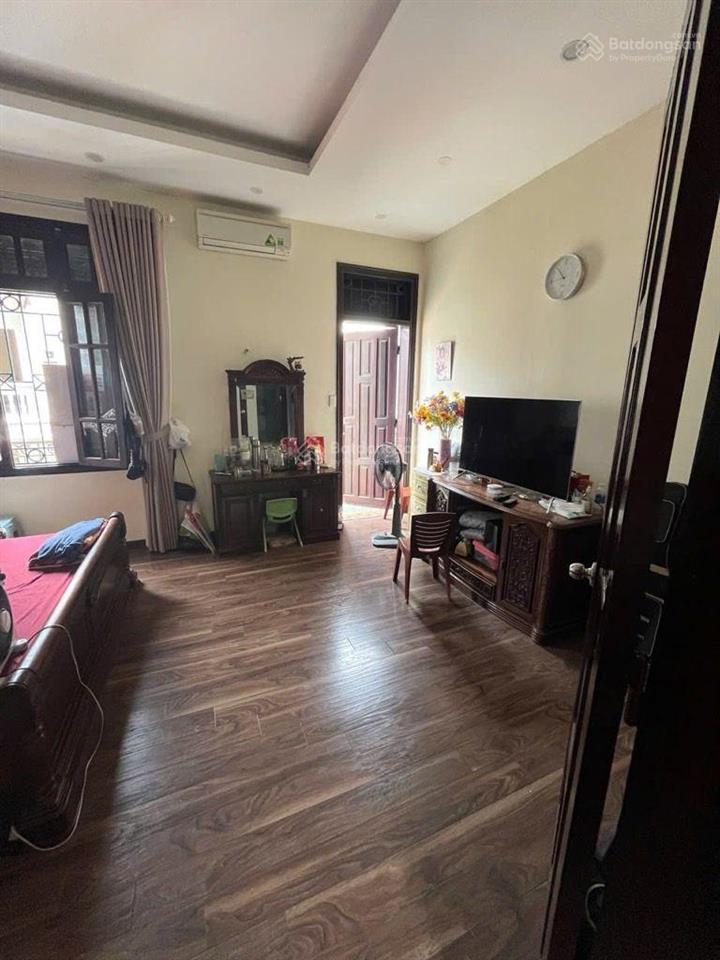 Nguyễn văn cừ  ô tô đỗ cửa  thang máy diện tích 52.6m2 | mặt tiền 5.9m. giá 12 tỷ