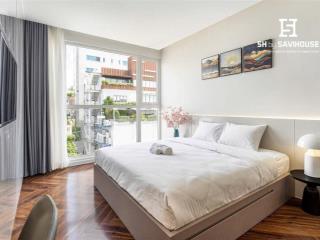 Cho thuê căn hôn cao cấp  studio ban công, thang máy đường nguyễn khoái quận 4 gần cầu ông lãnh q1