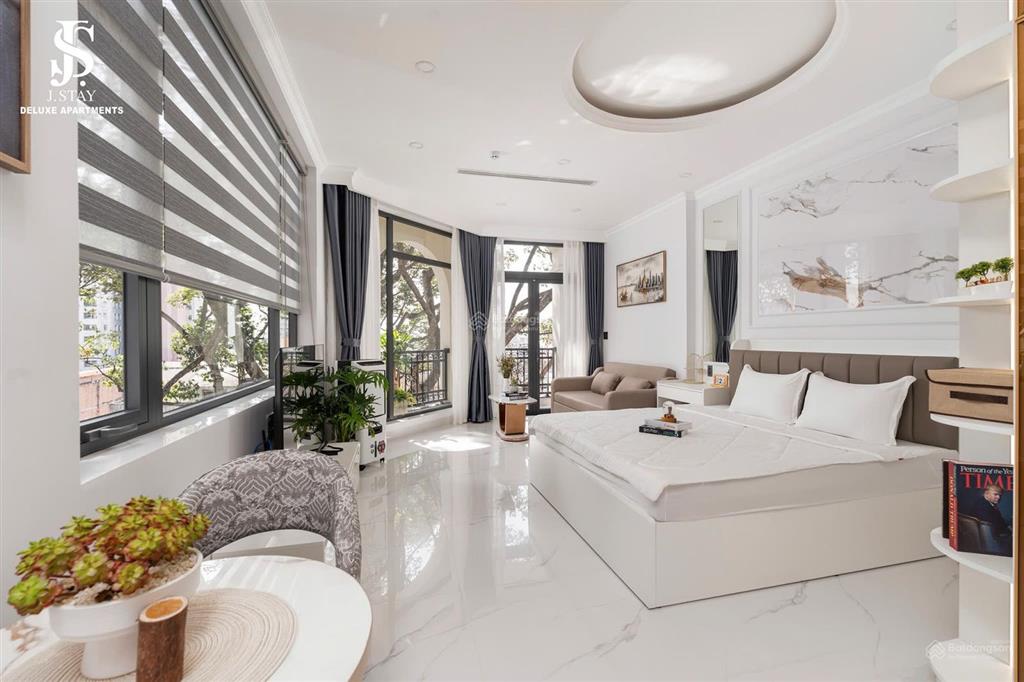 Căn hộ dịch vụ cao cấp  ban công thang máy  trần hưng đạo quận 1 gần bến thành, bitexco,...