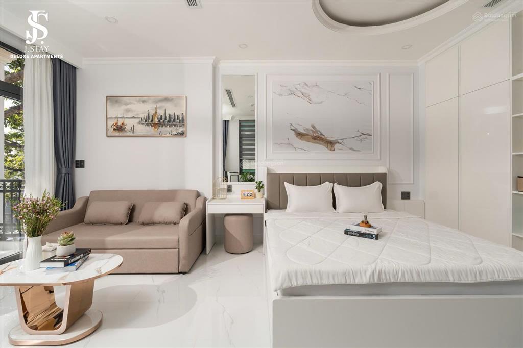 Căn hộ dịch vụ cao cấp  ban công thang máy  trần hưng đạo quận 1 gần bến thành, bitexco,...