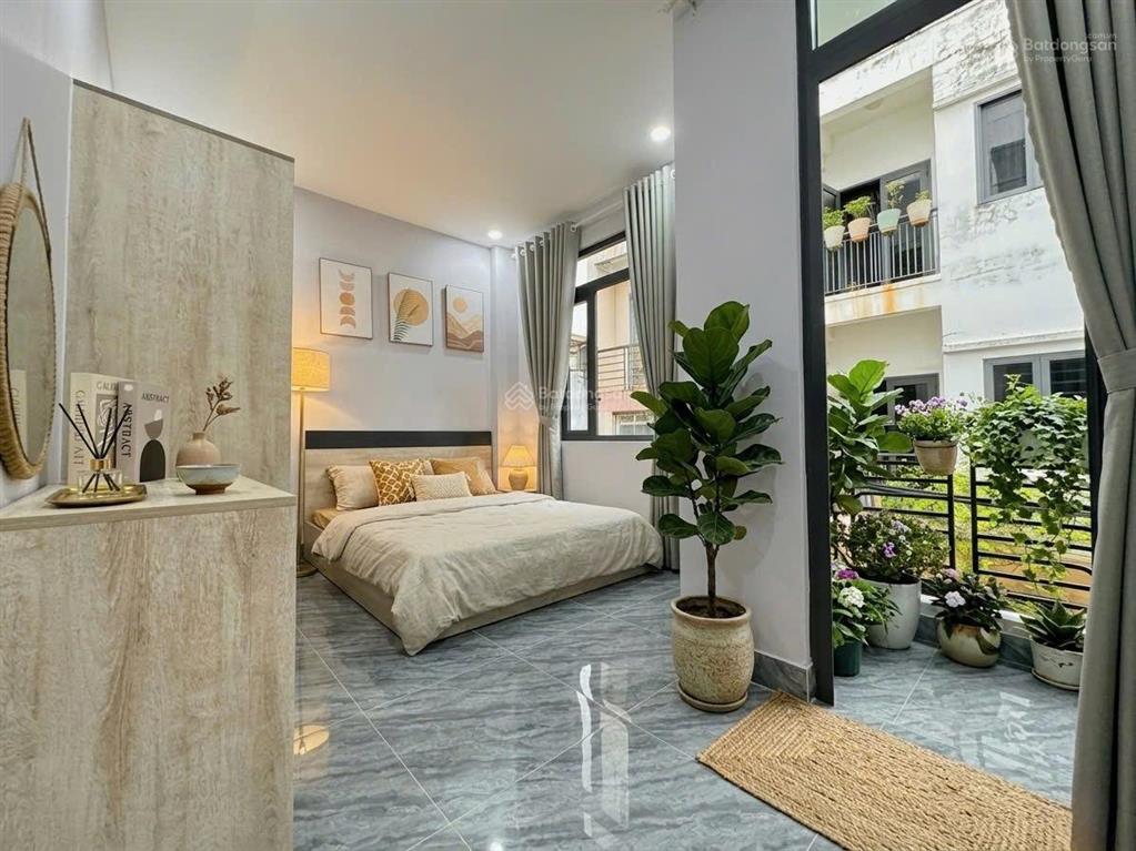 Cho thuê căn hộ 1 phòng ngủ, ban công, máy giặt quận 4 ngay cầu ông lãnh giáp quận 1