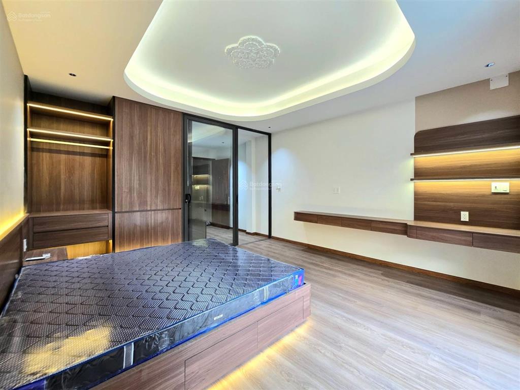 Cho thuê căn hộ quận 1 cống quỳnh  gần bùi viện, bến thành  full nội thất, ban công, an ninh 24/7