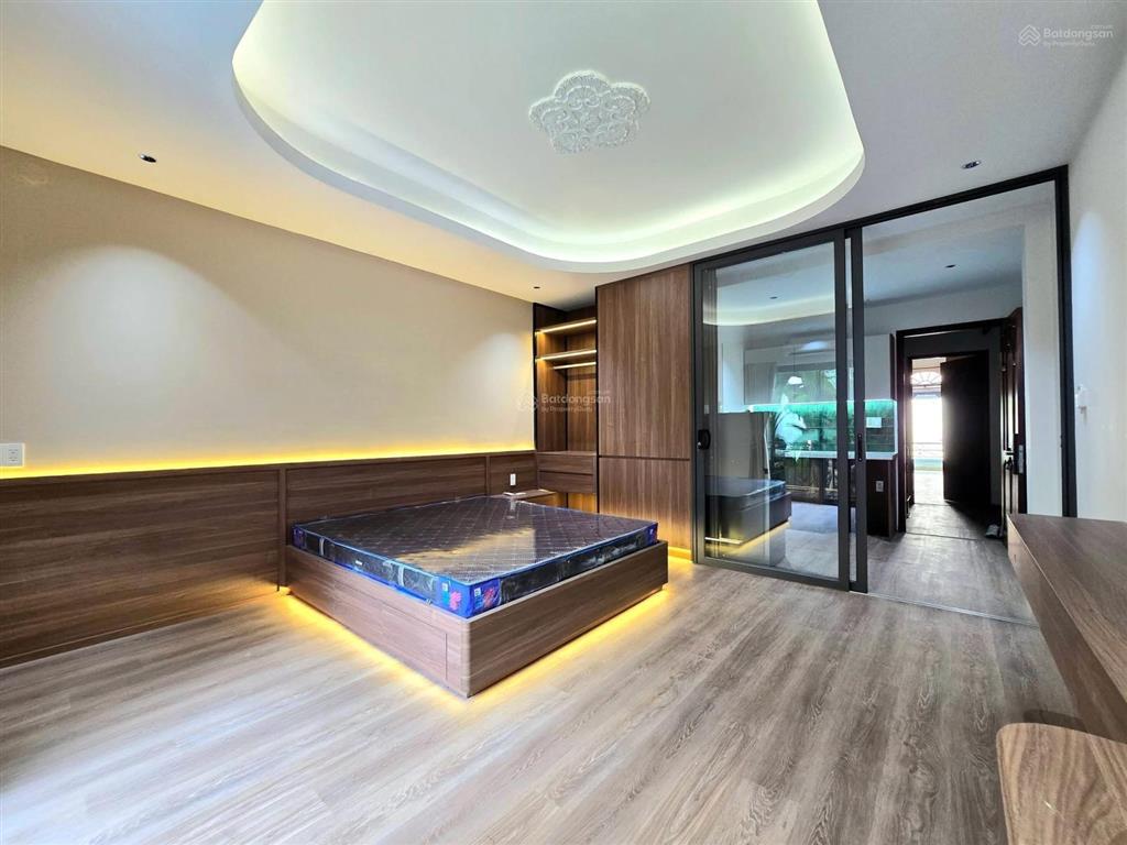 Cho thuê căn hộ quận 1 cống quỳnh  gần bùi viện, bến thành  full nội thất, ban công, an ninh 24/7