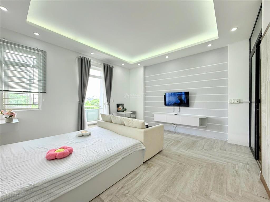 Cho thuê chdv q3  ban công, máy giặt riêng, an ninh 24/7  gần công viên tao đàn q1