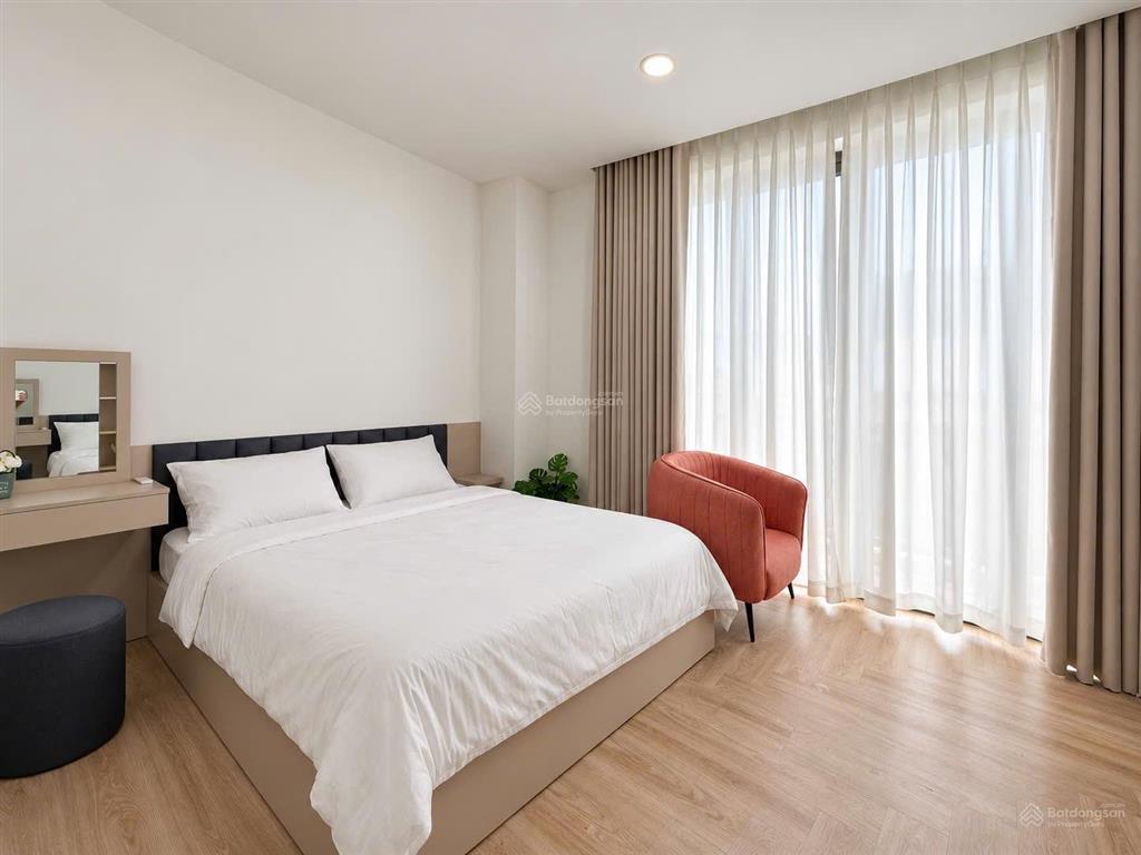 Cho thuê căn hộ studio ban công quận 3  full nội thất, máy giặt riêng, ban công giáp quận 1