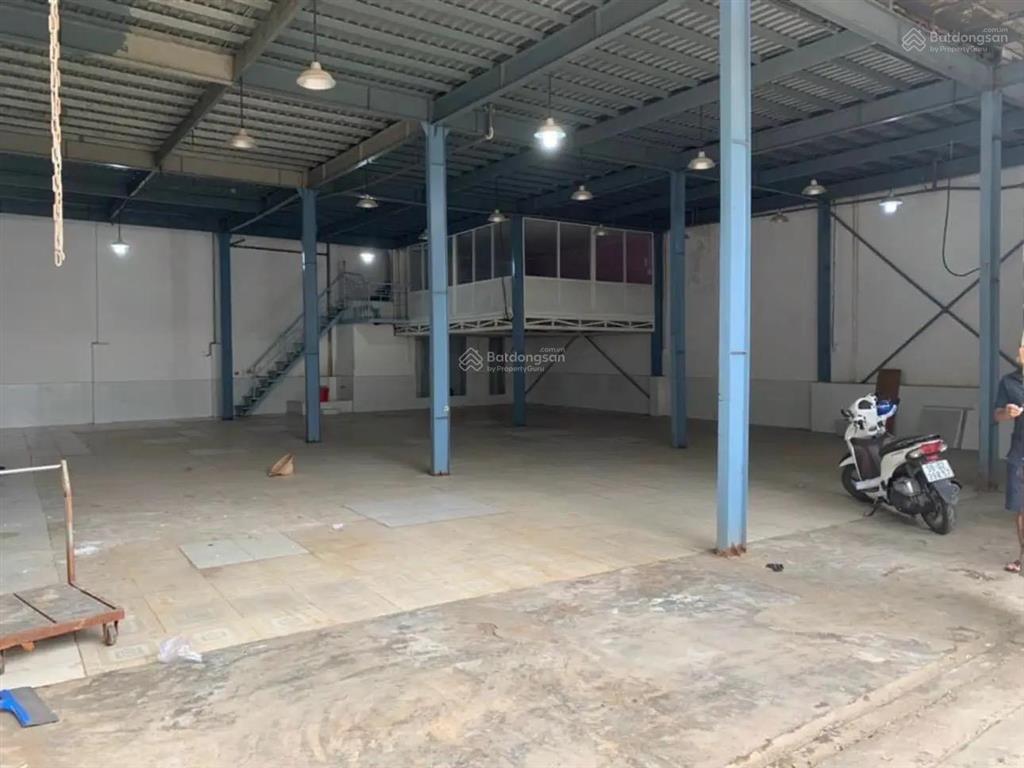 Thuê xưởng 32 triệu 500m2 thạnh lộc q12 (cách cầu an lộc 300m)