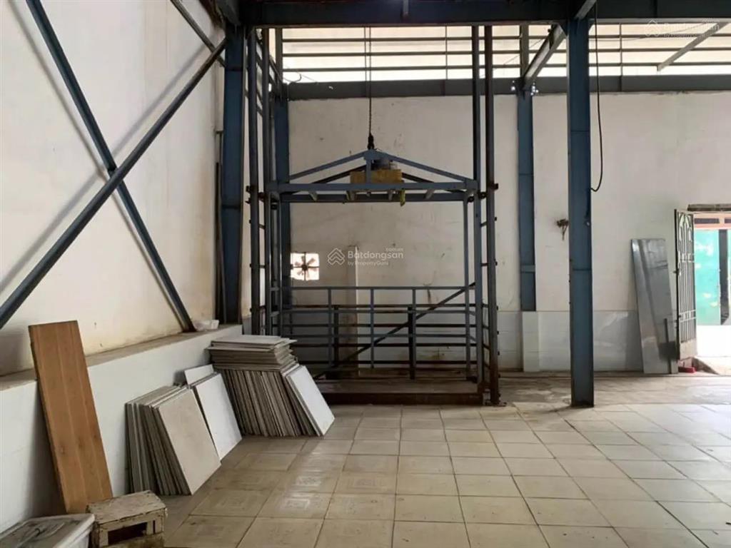 Thuê xưởng 32 triệu 500m2 thạnh lộc q12 (cách cầu an lộc 300m)