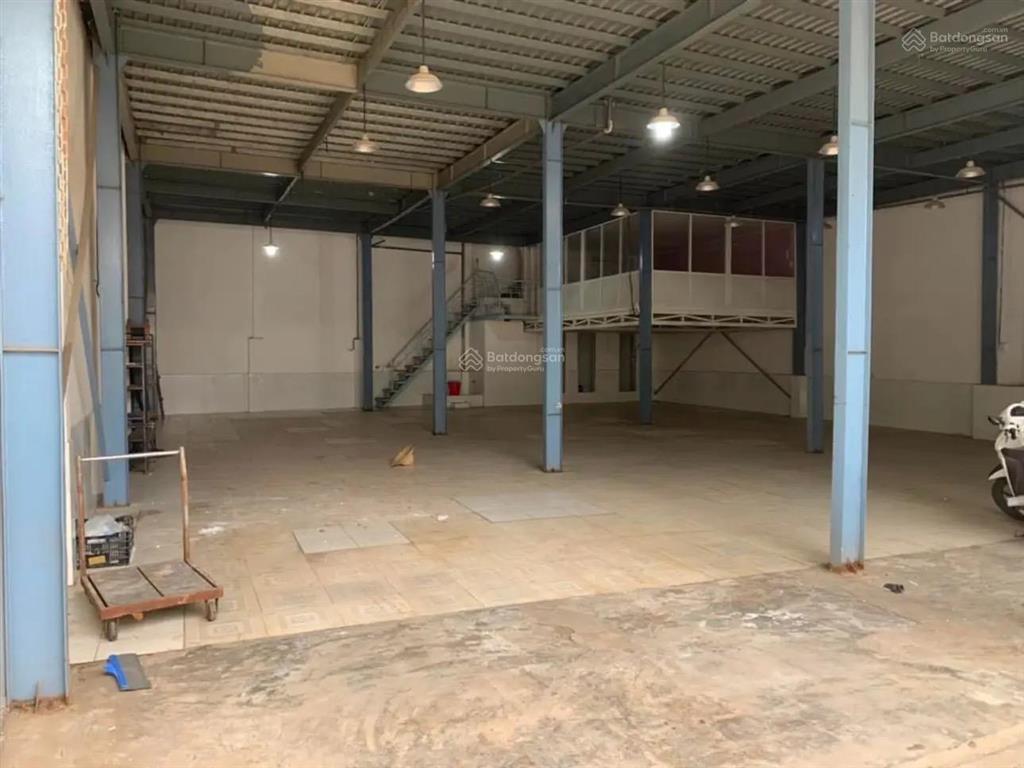 Thuê xưởng 32 triệu 500m2 thạnh lộc q12 (cách cầu an lộc 300m)