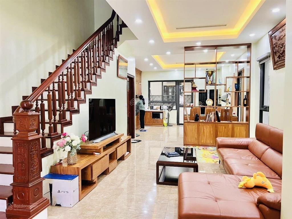 Bán nhà phố nguyên hồng, phân lô, ô tô tránh, vỉa hè, sát phố, thông kinh doanh, 50m2*5t