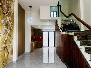 Gấp bán, giá rẻ nhất khu vực, 3 tầng mới đẹp, hiện đại, 51m2, đường 9m, gần chợ long trường, q9