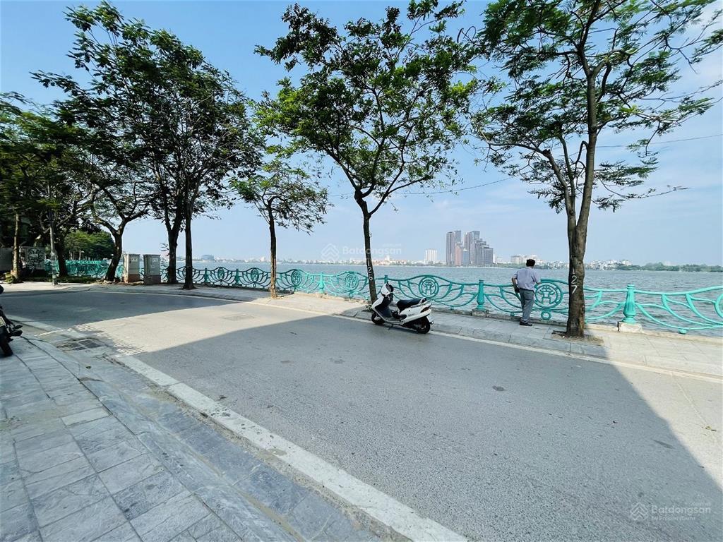 Nguyễn đình thi/ hồ tây 5 tầng ở ngay đúng 3 bước chân ra mặt hồ tây, siêu trong lành