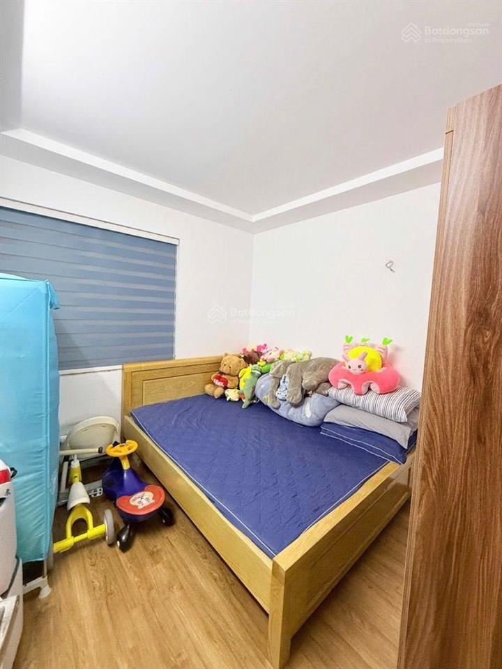 Bán chung cư căn góc  siêu thoáng  3 ngủ  70m2. nhỉnh 4 tỷ  có sổ