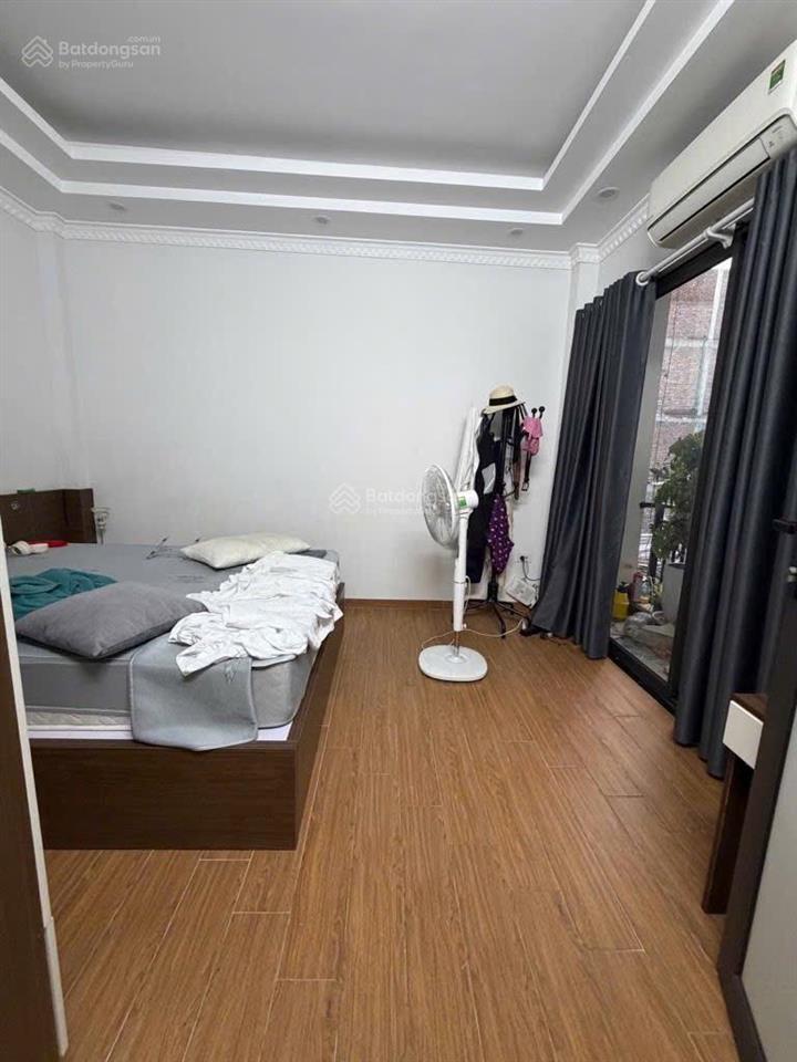 Bán nhà quận long biên  hiếm  rộng gần phố  oto đỗ cách 10m  70m2  5 tầng hơn 7 tỷ