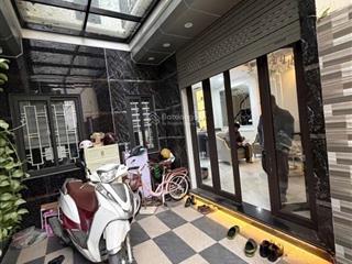 Bán nhà quận long biên  hiếm  rộng gần phố  oto đỗ cách 10m  70m2  5 tầng hơn 7 tỷ