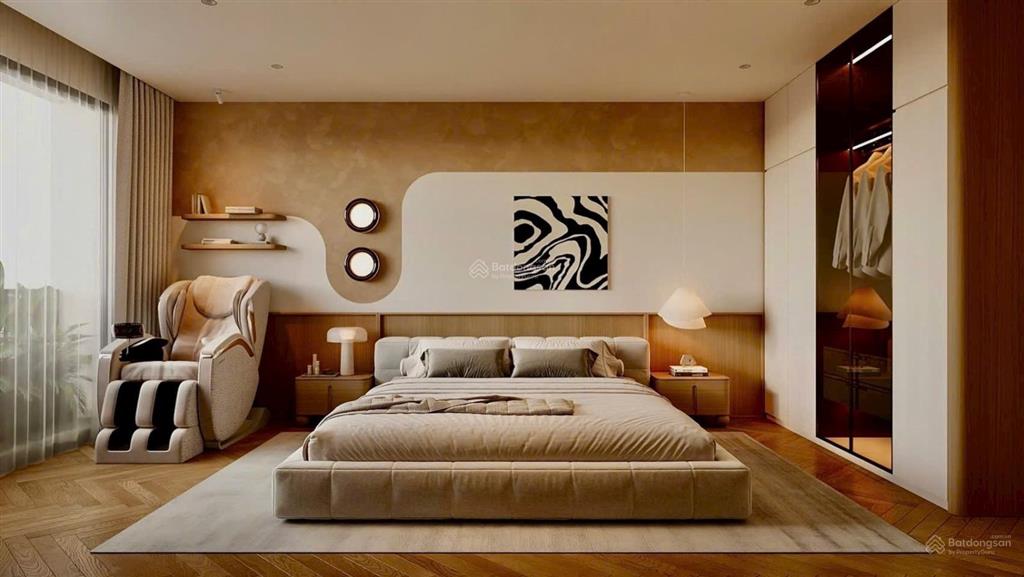 Hoa hậu nguyễn văn cừ. long biên  7 tầng thang máy  gara ô tô 7 chỗ  full nội thất xịn giá trị c