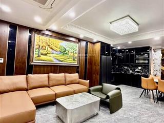 Hoa hậu nguyễn văn cừ. long biên  7 tầng thang máy  gara ô tô 7 chỗ  full nội thất xịn giá trị c