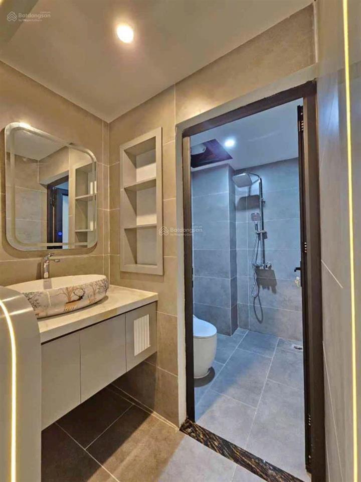 Siêu phẩm 5 tầng  trung tâm long biên  rộng thoáng  thang máy 450kg  nội thất sang xịn