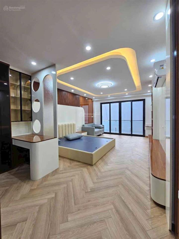Siêu phẩm 5 tầng  trung tâm long biên  rộng thoáng  thang máy 450kg  nội thất sang xịn