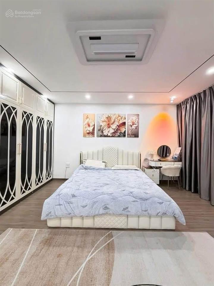 Nguyễn văn cừ bồ đề  58m2 x 6 tầng  thang máy  ô tô gần  mặt tiền 5m  chỉ nhỉnh 12 tỷ