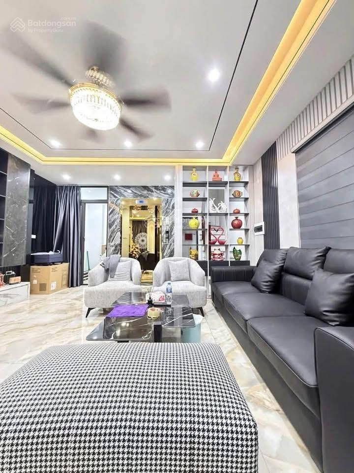 Nguyễn văn cừ bồ đề  58m2 x 6 tầng  thang máy  ô tô gần  mặt tiền 5m  chỉ nhỉnh 12 tỷ