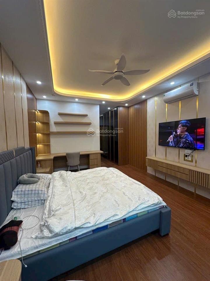 Ngọc thụy bồ đề7 tầng  thang máy  full nội thất xịn nhập khẩu  gara ô tô chủ thiện chí g