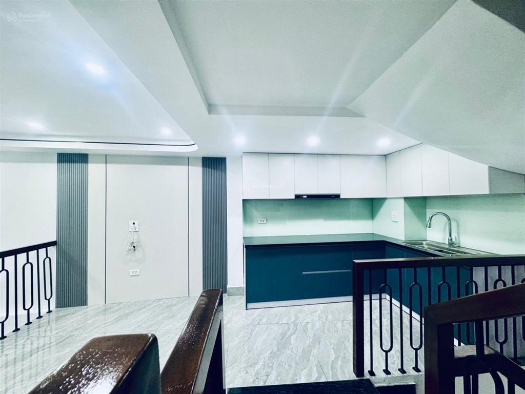 Nhà hiếm phúc lợi hàng xóm vinhomes nhà mới đẹp, giảm sâu 800 tr. giá nhỉnh 5 tỷ. nhà 6 tầng