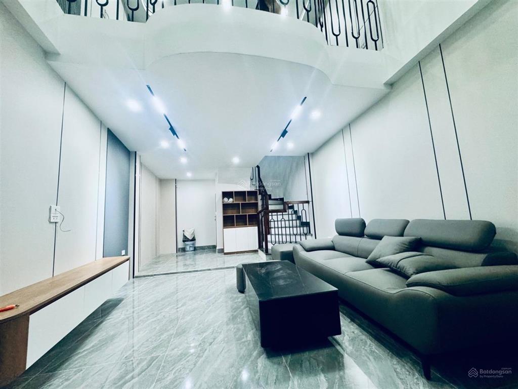 Nhà hiếm phúc lợi hàng xóm vinhomes nhà mới đẹp, giảm sâu 800 tr. giá nhỉnh 5 tỷ. nhà 6 tầng