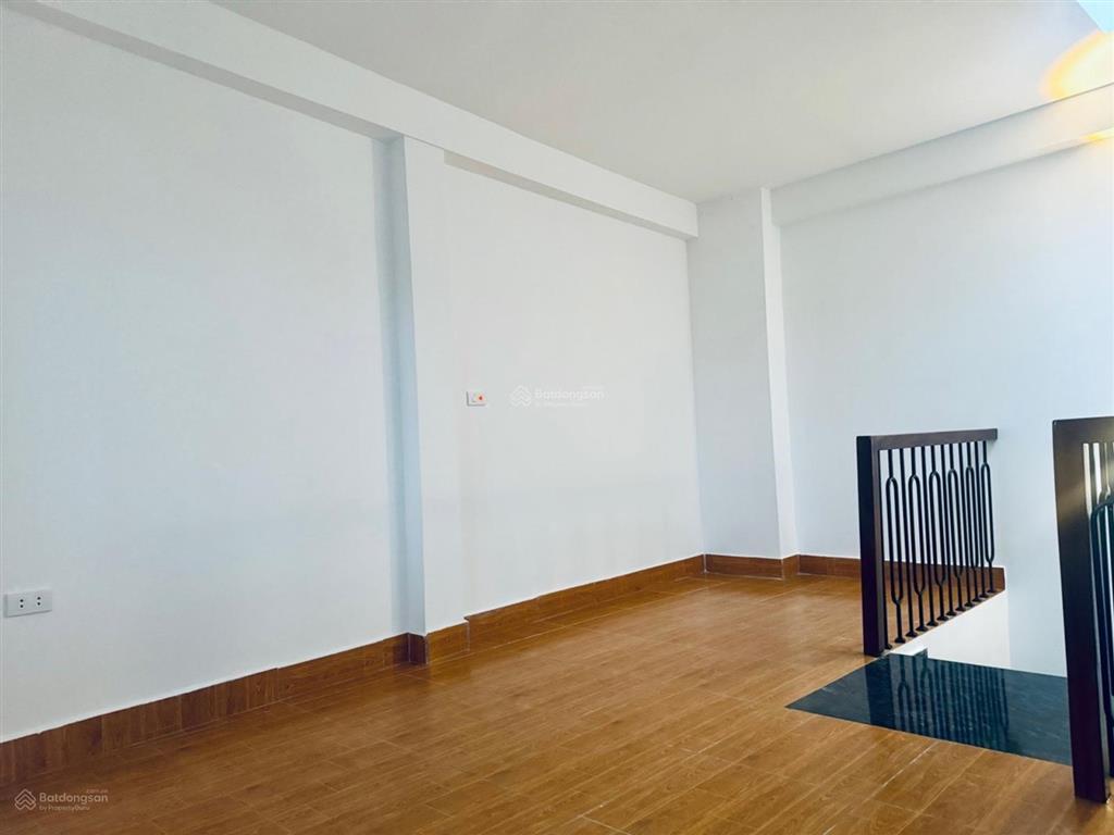 Nhà hiếm phúc lợi hàng xóm vinhomes nhà mới đẹp, giảm sâu 800 tr. giá nhỉnh 5 tỷ. nhà 6 tầng