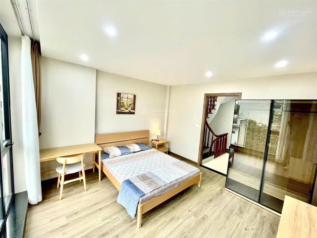 Bán nhà việt hưng 70m2hơn 9 tỷ5 tầngfull nội thấtsân vườnô tô gầnngõ thôngdân xây + vị trí