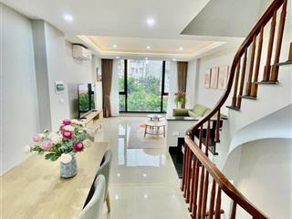 Bán nhà việt hưng 70m2hơn 9 tỷ5 tầngfull nội thấtsân vườnô tô gầnngõ thôngdân xây + vị trí