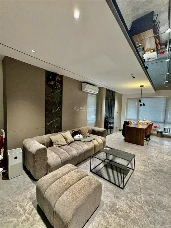 Bán nhà phố trạm lô góc ngõ ô tô thông thang máy full nội thất giá 12,x tỷ vị trí cực