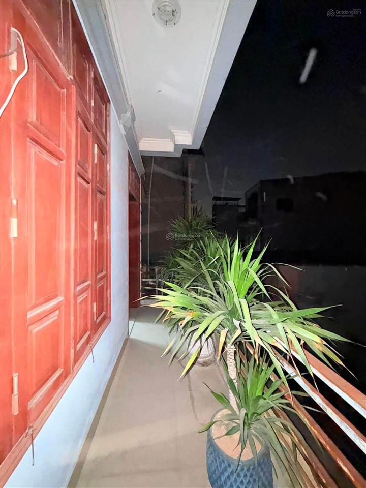 Nhà phố đàm quang trung mặt ngõ thông  ô tô nhỏ qua nhà  ô trách khoảng 20  giảm giá 1 tỷ lần