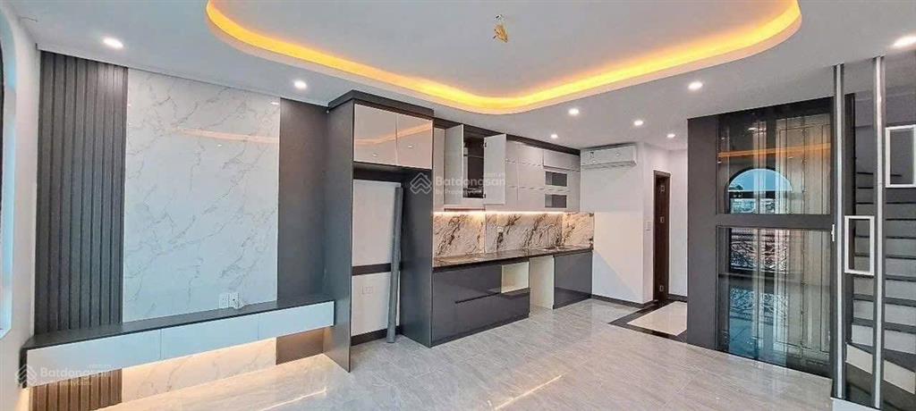 Bán nhà việt hưng 35m26 tỷ5 tầng full nội thấtô tô đỗ cổng3 pn sổ vuông không quy hoạch